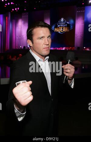 Las Vegas, NV. 27 Juin, 2013. Chael Sonnen présente à Hooters Maillot International Pageant, l'articulation, Las Vegas, NV le 27 juin 2013. Credit : James Atoa/Everett Collection/Alamy Live News Banque D'Images