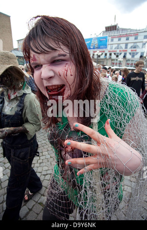 Josephine Bengtsberg comme un zombie Zombie Walk 2012 à Stockholm Banque D'Images