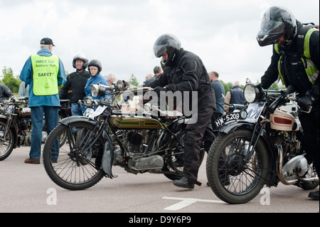 Le Vintage Motorcycle Club's run banbury qui prend place à l'heritage motor centre à gaydon, Warwickshire, Angleterre, Royaume-Uni. Banque D'Images