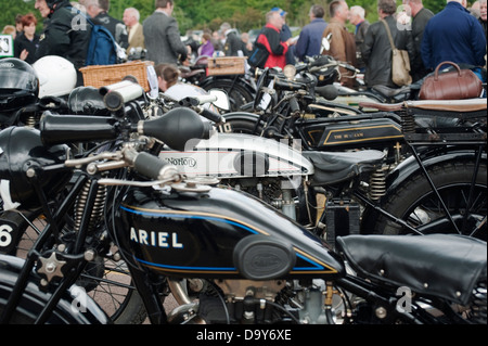 Le Vintage Motorcycle Club's run banbury qui prend place à l'heritage motor centre à gaydon, Warwickshire, Angleterre, Royaume-Uni. Banque D'Images