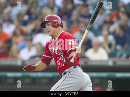 Detroit, Michigan, USA. 26 juin 2013. Le voltigeur des Angels de Los Angeles Mike Trout (27) au bâton au cours de l'action jeu MLB entre le Los Angeles Angels et les Tigers de Detroit à Comerica Park à Detroit, Michigan. Les Anges défait les Tigres 7-4. Credit : Cal Sport Media/Alamy Live News Banque D'Images