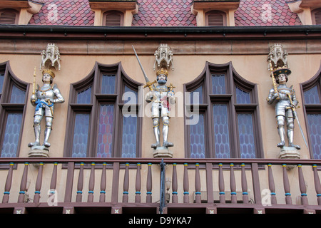 Pavillon de l'Allemagne à Epcot Center World Showcase. Une statue de Roi dans la façade de l'immeuble. Pour un usage éditorial uniquement. Banque D'Images