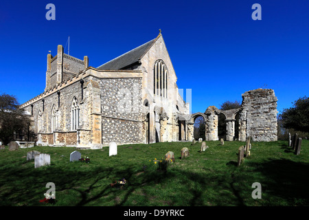 L'été, l'église paroissiale St Bartholomews, Orford village, comté de Suffolk, East Anglia, Angleterre. Banque D'Images