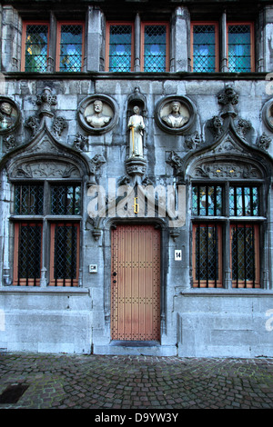 Détails extérieurs sur la basilique du Saint-sang, l'Eglise place Burg, la ville de Bruges, Flandre occidentale, Belgique Banque D'Images