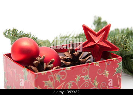 Boîte cadeau et l'étoile de Noël Banque D'Images