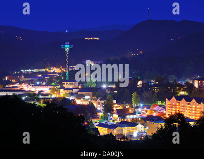 L'horizon du centre-ville de Gatlinburg, Tennessee, USA dans les Great Smoky Mountains. Banque D'Images