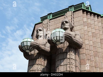 Des statues de la gare centrale d'Helsinki Banque D'Images