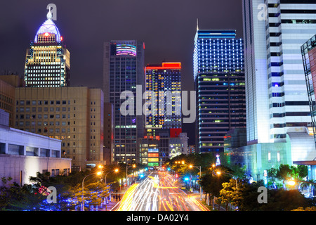 Taipei, Taïwan paysage urbain dans le quartier financier de Xinyi. Banque D'Images