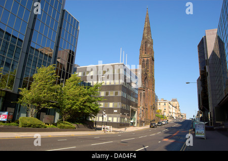 Immeuble de bureaux et le Gaélique saint Colomba l'Église le Saint Vincent Street à Glasgow, Ecosse Banque D'Images