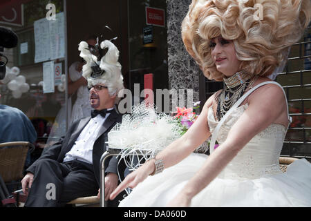 Londres, Royaume-Uni. 29 juin 2013. Londres Gay Pride - Caractères de l'avoir une pause Mars Crédit : Miguel Sobreira/Alamy Live News Banque D'Images