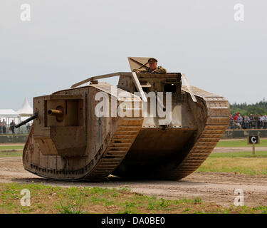 Bovington, UK. 29 Juin, 2013. Le Mark IV était le plus commun utilisé par le réservoir de l'armée britannique durant la Grande Guerre et le réservoir principal a été utilisé lors de la bataille de Cambrai en octobre 1917. Banque D'Images