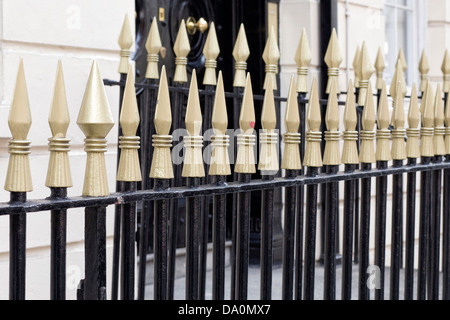 Le fer forgé peint en Harley Street London Banque D'Images