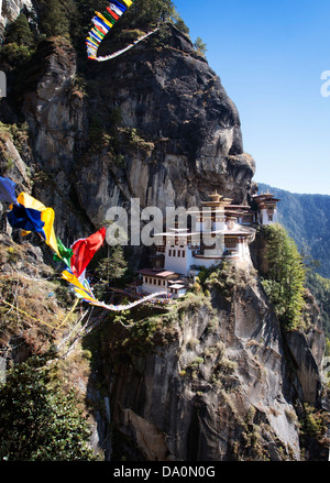 Palphug ou monastère Taktsang les Tigres Nest près de Paro au Bhoutan a été constructued en 1692. Banque D'Images