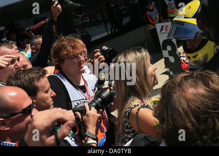 Silverstone, UK. 30 Juin, 2013. Circuit de Silverstone, en Angleterre. Nico Rosberg célèbre sa victoire au British GP Banque D'Images