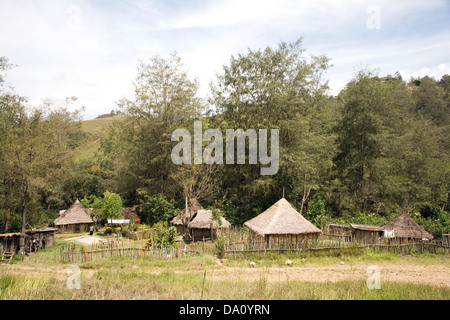 Un village rural de l'Apul District de la Eastern Highlands, près de Goroka, Papouasie-Nouvelle-Guinée. Banque D'Images