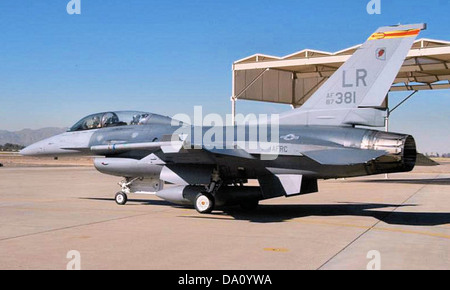 302d de l'Escadron de chasse de General Dynamics F-16D Block 32H Fighting Falcon 87-0381 Banque D'Images