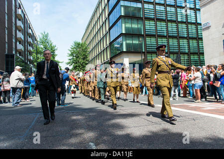 Londres, Royaume-Uni. 29 mars, 2013. Scottish Regiment marchant à l'appui de la London Gay Pride dans Baker Street, Londres. Banque D'Images