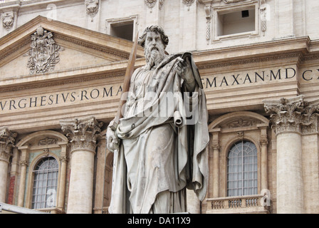 Statue de Saint Paul l'Apôtre dans la Cité du Vatican, Rome Banque D'Images