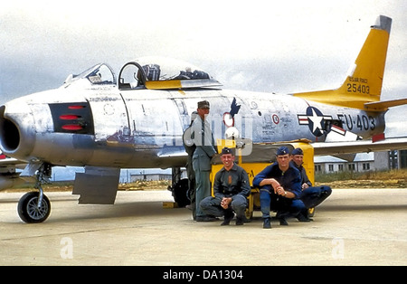 493e Escadron de chasse d - North American F-86F-25 Sabre-NH - 52-5403 Banque D'Images