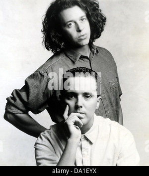 TEARS FOR FEARS photo promotionnelle de duo pop britannique Roland Orzabal (haut) et Curt Smith en février 1990. Banque D'Images