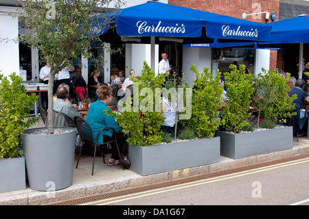 Cafe de la chaussée, Waterside, Stratford-upon-Avon, Royaume-Uni Banque D'Images