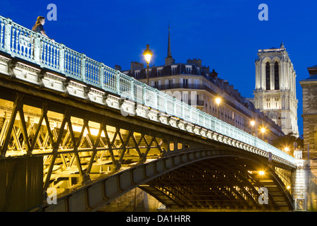 Pont d'Arcole pont reliant à partir de l'Hôtel de Ville à l'île de la Cité, Paris Banque D'Images