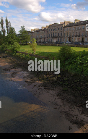 Bord de l'eau sur la rive sud de la rivière Clyde à Glasgow, Ecosse Banque D'Images