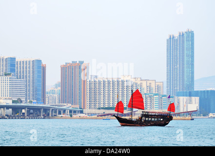 Jonque Chinoise shp dans le port de Victoria, Hong Kong, Chine. Banque D'Images