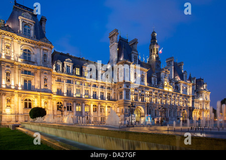 Twilight à l'Hôtel de Ville (Construit 1628), 1892 - Paris, France Banque D'Images