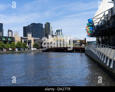 La Rivière Yarra Melbourne Australie dh bâtiments au bord de l'Aquarium de Melbourne Kingsway bridge Banque D'Images