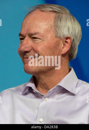 01 juillet 2013 - Aspen, Colorado, États-Unis - ASA HUTCHINSON, ancien administrateur de la US Drug Enforcement Administration, traite le sujet : ''devrait Pot être légalisé ?'' au cours de l'Aspen Festival Idées.(Image Crédit : © Brian Cahn/ZUMAPRESS.com) Banque D'Images