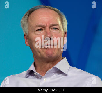 01 juillet 2013 - Aspen, Colorado, États-Unis - ASA HUTCHINSON, ancien administrateur de la US Drug Enforcement Administration, traite le sujet : ''devrait Pot être légalisé ?'' au cours de l'Aspen Festival Idées.(Image Crédit : © Brian Cahn/ZUMAPRESS.com) Banque D'Images