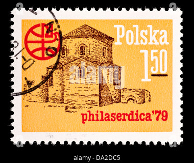 Timbre-poste de la Pologne représentant l'église Saint George à Sofia, Bulgarie. Banque D'Images