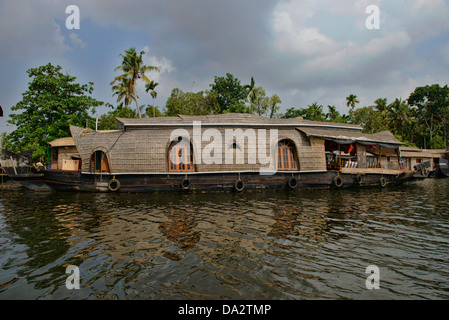 Yacht à voile sur les Backwaters du Kerala, Inde Banque D'Images