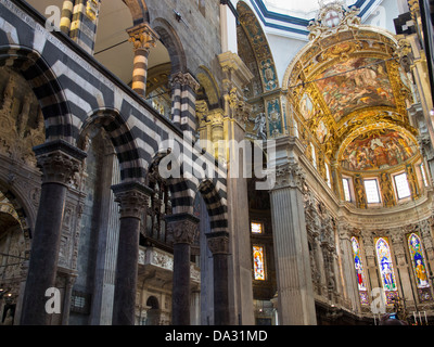 L'intérieur de la cathédrale San Lorenzo de Gênes, Italie 9 Banque D'Images