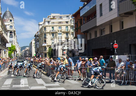 Nice, France. 2 juillet, 2013. Omega Pharma-Quick Step cavaliers de compétition de l'équipe durant les 25 km contre-la-montre par équipes et la quatrième étape de la 100e édition du Tour de France cycliste le 2 juillet 2013 autour de Nice, France Crédit : Natasha St-Pier rédaction/borzicchi Alamy Live News Banque D'Images