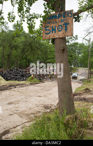 Detroit, Michigan - Le Detroit bactérien nettoie l'Autorité 14 blocs de l'Brightmoor quartier. Banque D'Images