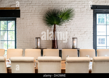 L'intérieur de la vertu et de l'Alimentation, Grain d'un restaurant et taverne dans la vieille ville d'Alexandria, en Virginie. Le restaurant est situé dans un bâtiment historique rénové qu'une fois servi d'entrepôt de grains et d'alimentation. Banque D'Images