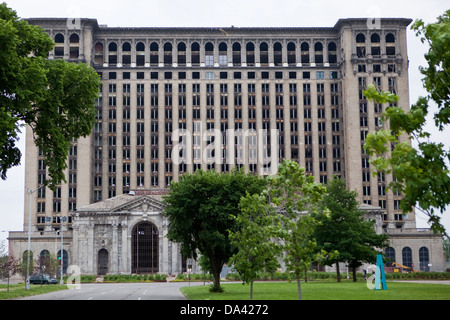 Libéré du Michigan Central Station est vu dans le district de Detroit Corktown Banque D'Images