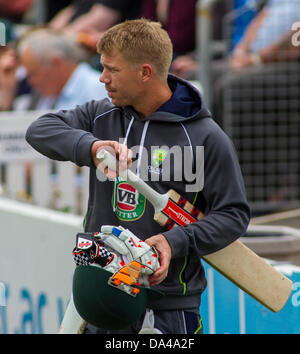 Worcester, Royaume-Uni. 3e juillet 2013. 12e l'Australie homme David Warner têtes à la formation pour l'utilisation des filets pendant deux jours de la cendres réchauffer match entre l'Australie et à Worcestershire nouvelle route la masse sur le 03 juillet 2013 à Worcester, en Angleterre. (Photo de Mitchell Gunn/ESPA) Banque D'Images