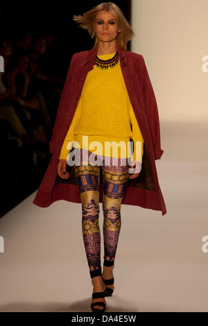 Berlin, Allemagne. 06Th Juillet, 2013. Dimitri présente sa nouvelle collection à la Fashion Week Berlin Crédit : Rey T. Byhre/Alamy Live News Banque D'Images