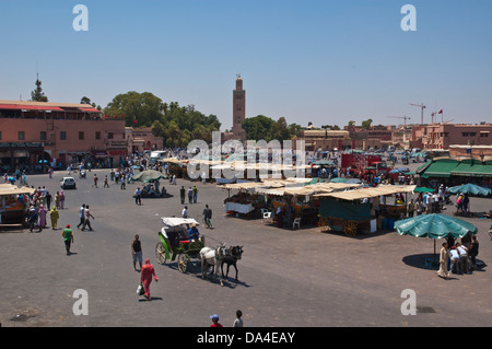 Place Jemma El Fnaa, Marrakech, Maroc Banque D'Images