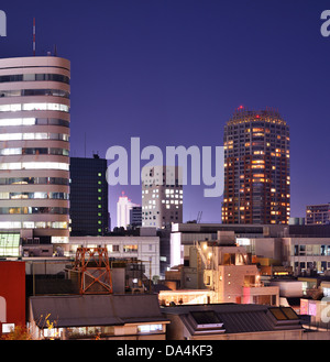 Cityscape in Ebisu district de Tokyo, Japon la nuit. Banque D'Images