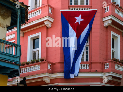 Drapeau cubain, l'hôtel Ambos Mundos La Havane, Banque D'Images