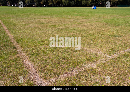 Terrain de football vue depuis l'angle marqueur.