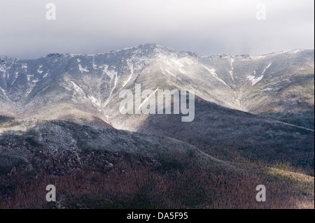 Avis de Franconia Ridge et le mont Lafayette, New Hampshire, USA. Banque D'Images