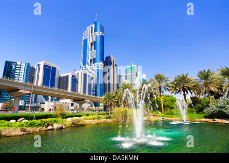 Émirats Arabes Unis, ÉMIRATS ARABES UNIS, Dubai, Ville, bâtiments, Sheikh Zayed Road, Dubaï,, l'architecture, bleu, centre-ville, unis, fontaine, Banque D'Images