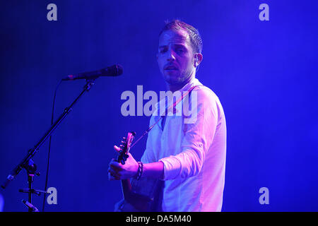 Le chanteur britannique James Morrison donne un concert dans le cadre de la Semaine de la musique à Dortmund Westfalenhalle à Dortmund, en Allemagne, le 27 juin 2013. Photo : Caroline Seidel Banque D'Images