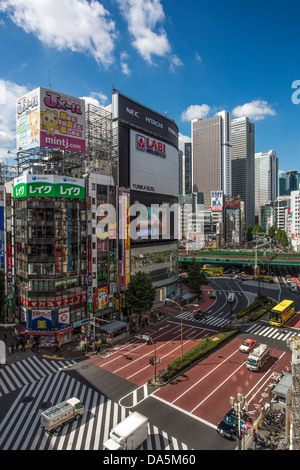 Le Japon, en Asie, Tokyo, ville, quartier de Shinjuku, Shinjuku, quartier, rue, néon, kabukicho, signes, d'horizon, Banque D'Images