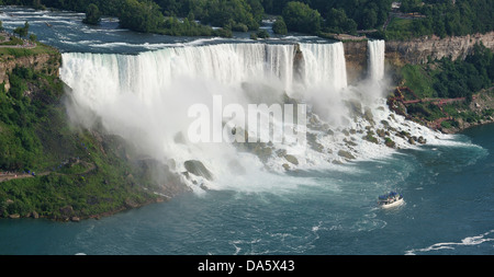 American Falls, Canada, Maid of the Mist, Niagara Falls, de l'eau, de la rivière Niagara (Ontario), excursion en bateau, Voyage, vue aérienne, bateau, bo Banque D'Images